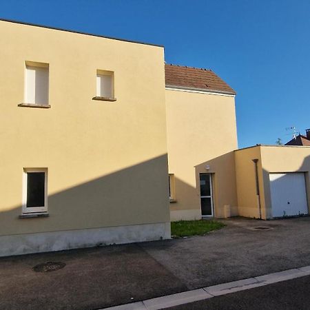 Maison Individuelle Parking Prive Et Gratuit Sainte-Savine Exterior foto